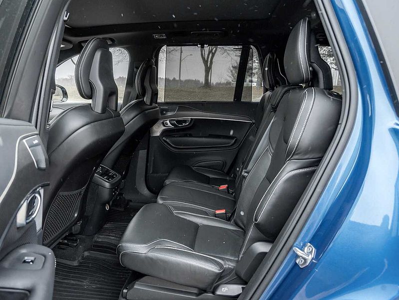Volvo  T6 AWD R-Design  VOLVO CPO  NEW TIRES  B & WILKINS