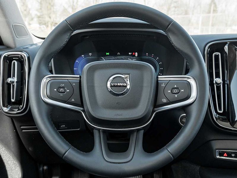 Volvo  B5 AWD Plus Dark Theme CPO RATE fr 3.24%*