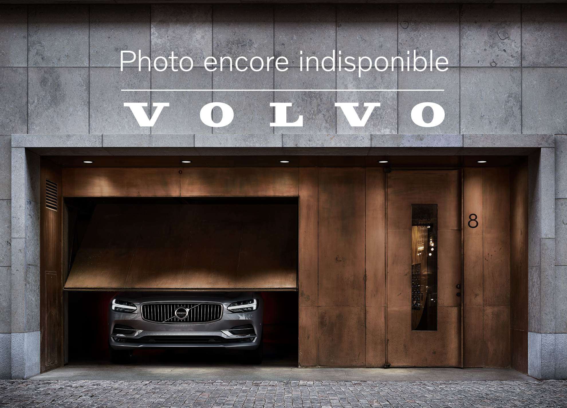 Volvo XC40 B5 AWD Ultimate Dark Theme- BLOW OUT SALE